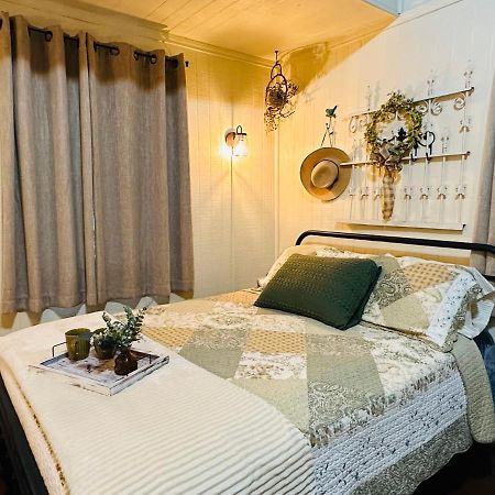 Acorn Hideaways Canton Unwind At Green Gables Suite For Up To 3 Kültér fotó