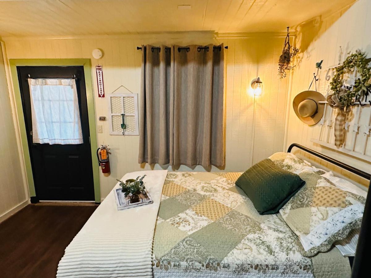Acorn Hideaways Canton Unwind At Green Gables Suite For Up To 3 Kültér fotó